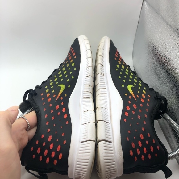 Nike black orange green sneakers youth size 6/ womens size 7.5 - Picture 9 of 9